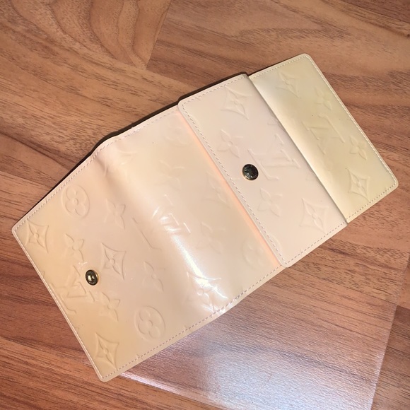 NWOT Authentic Louis Vuitton Monogram Vernis Patent Leather Elise Wallet - Picture 14 of 15